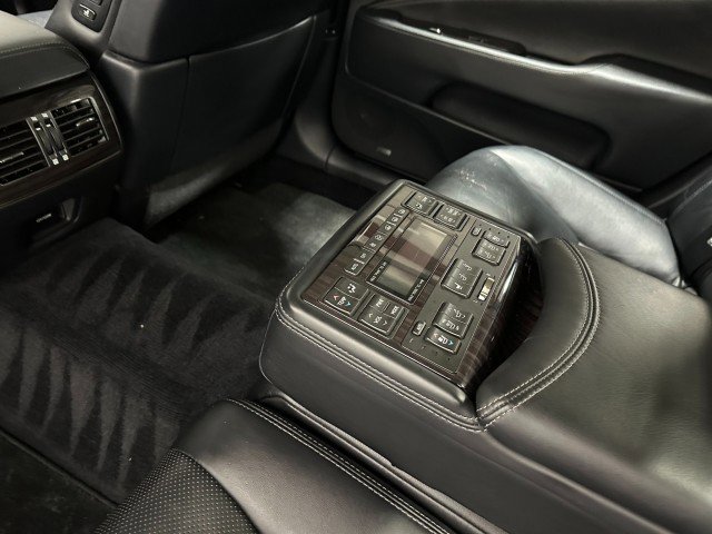 Used 2015 Lexus LS 460 L image 28