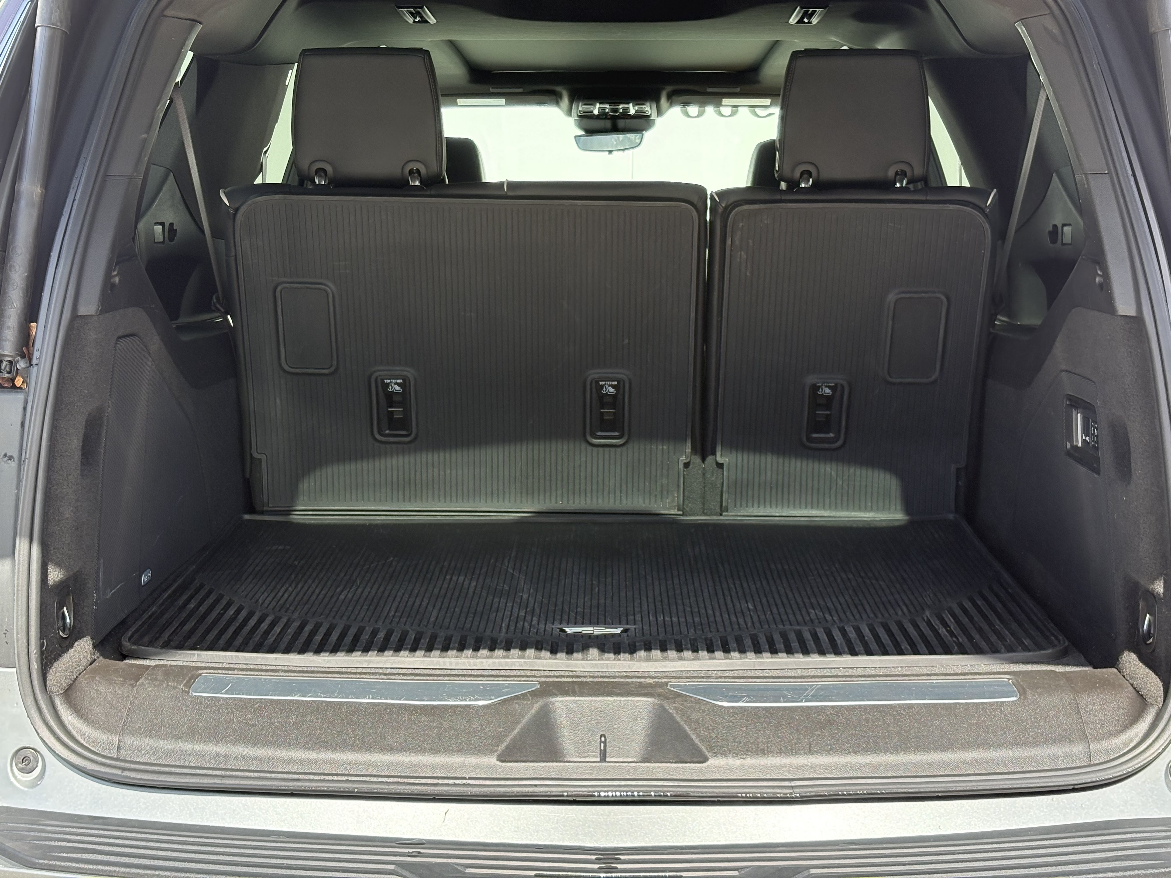 Certified 2025 Cadillac Escalade ESV Premium Luxury AWD/4WD image 9
