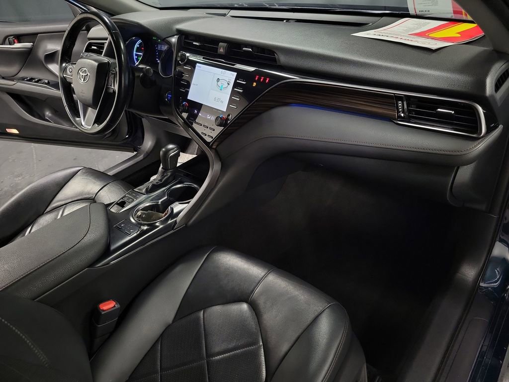 Used 2019 Toyota Camry XLE image 23