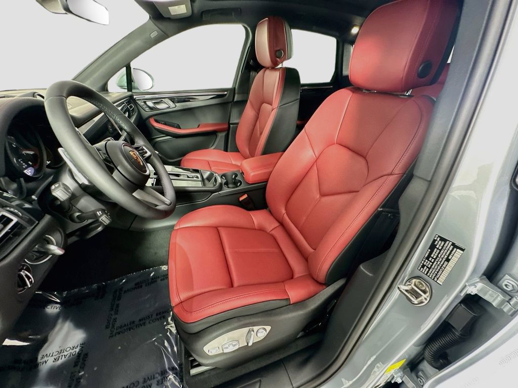New 2026 Porsche Macan AWD/4WD image 5