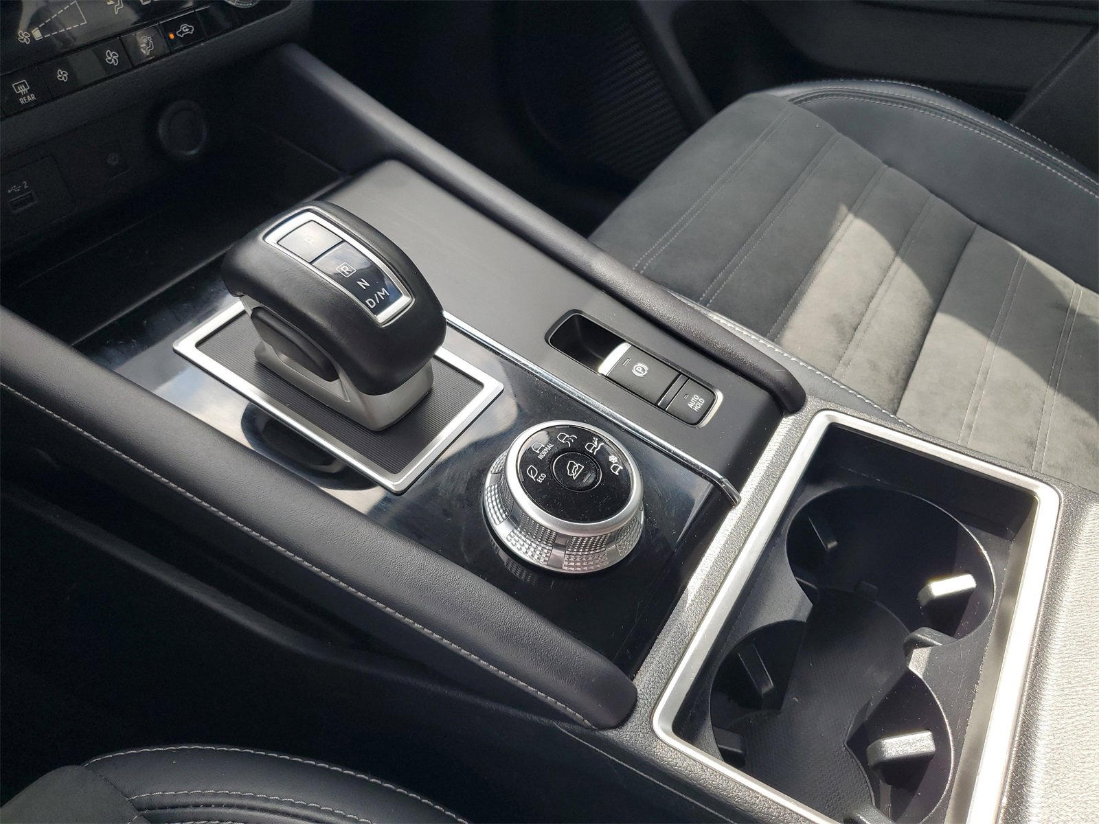 Used 2024 Mitsubishi Outlander SE image 19