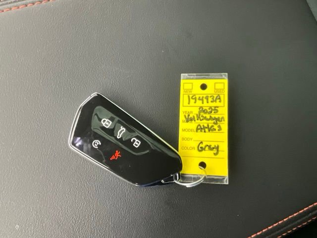 Used 2025 Volkswagen Atlas Peak Edition SE image 31