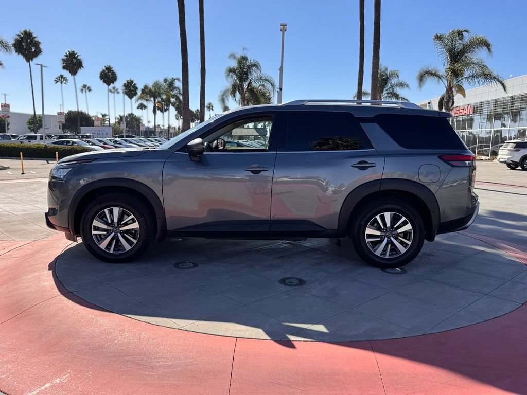 Certified 2024 Nissan Pathfinder SL FWD image 5