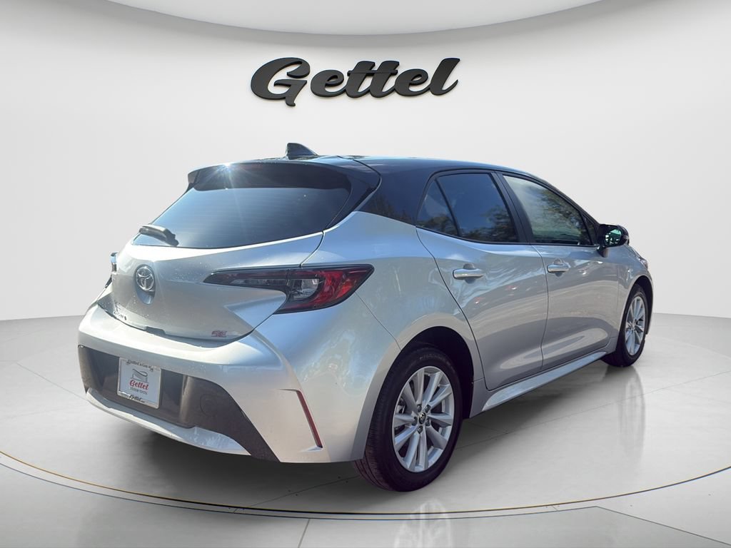 Used 2025 Toyota Corolla SE w/ SE Package FWD image 5