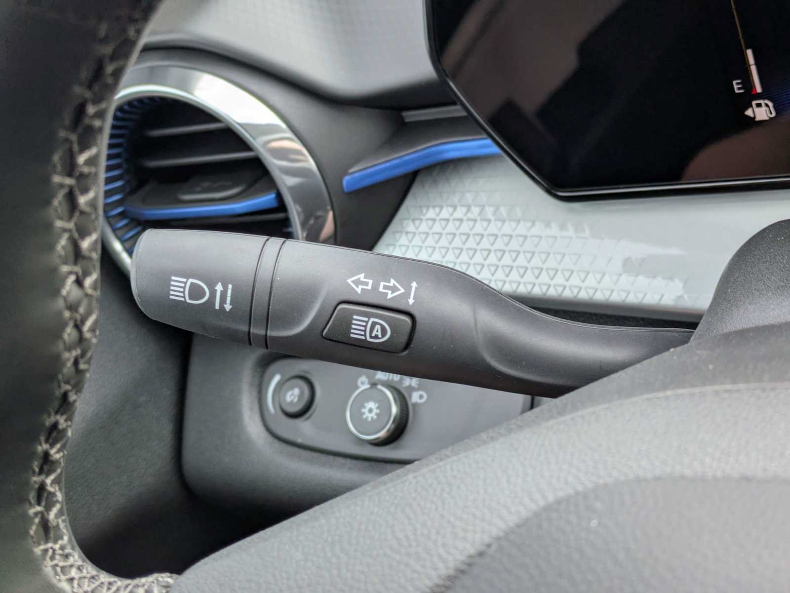 New 2026 Chevrolet Trax LT w/ Driver Confidence Package FWD image 27