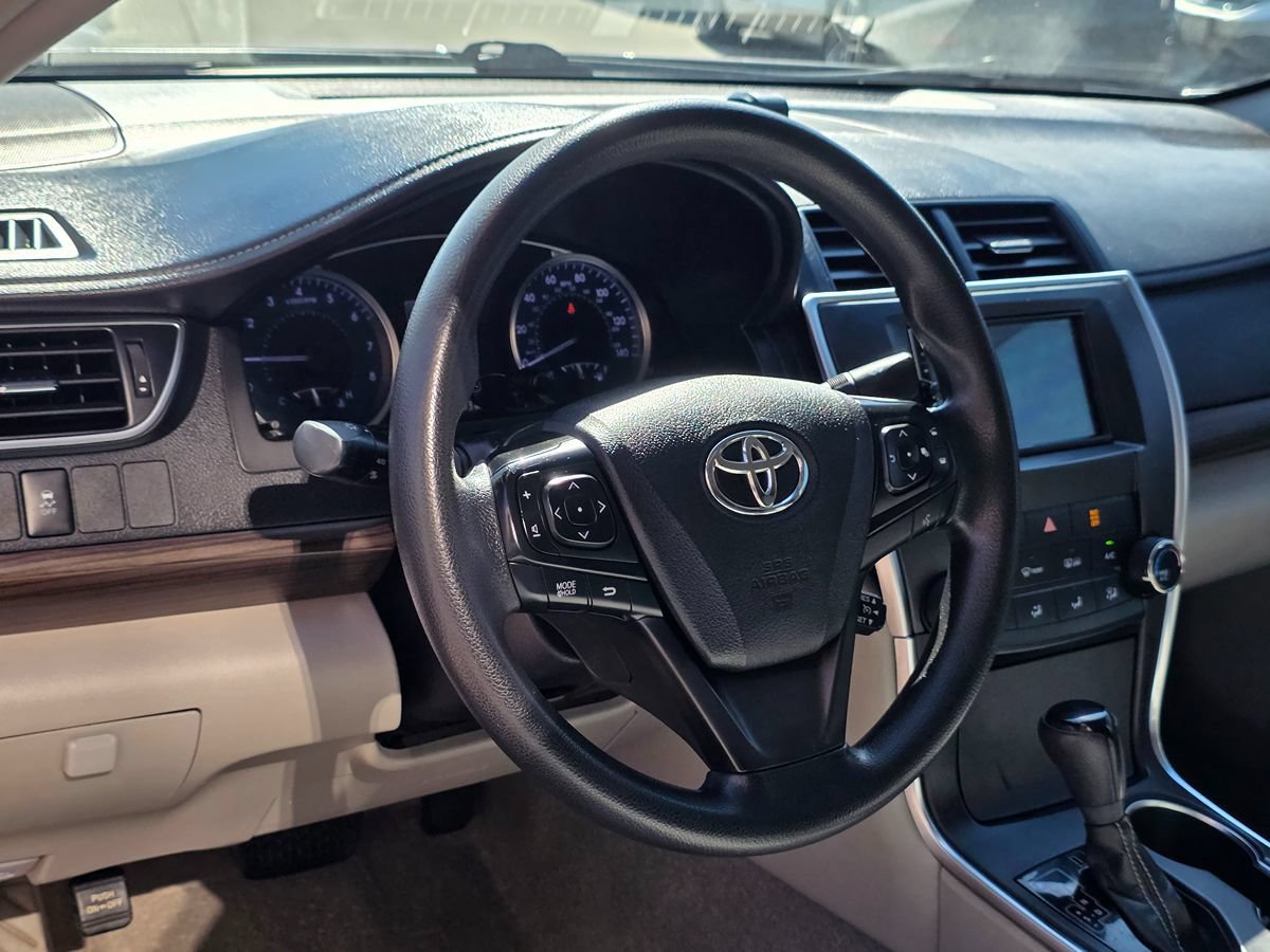 Used 2017 Toyota Camry LE FWD image 18