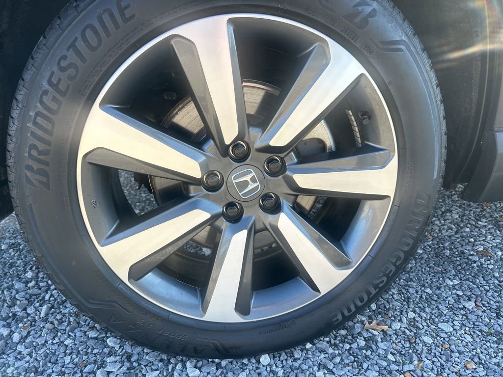 Used 2025 Honda Pilot Touring image 32
