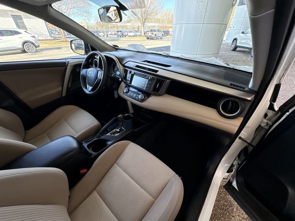 Used 2015 Toyota RAV4 XLE image 29