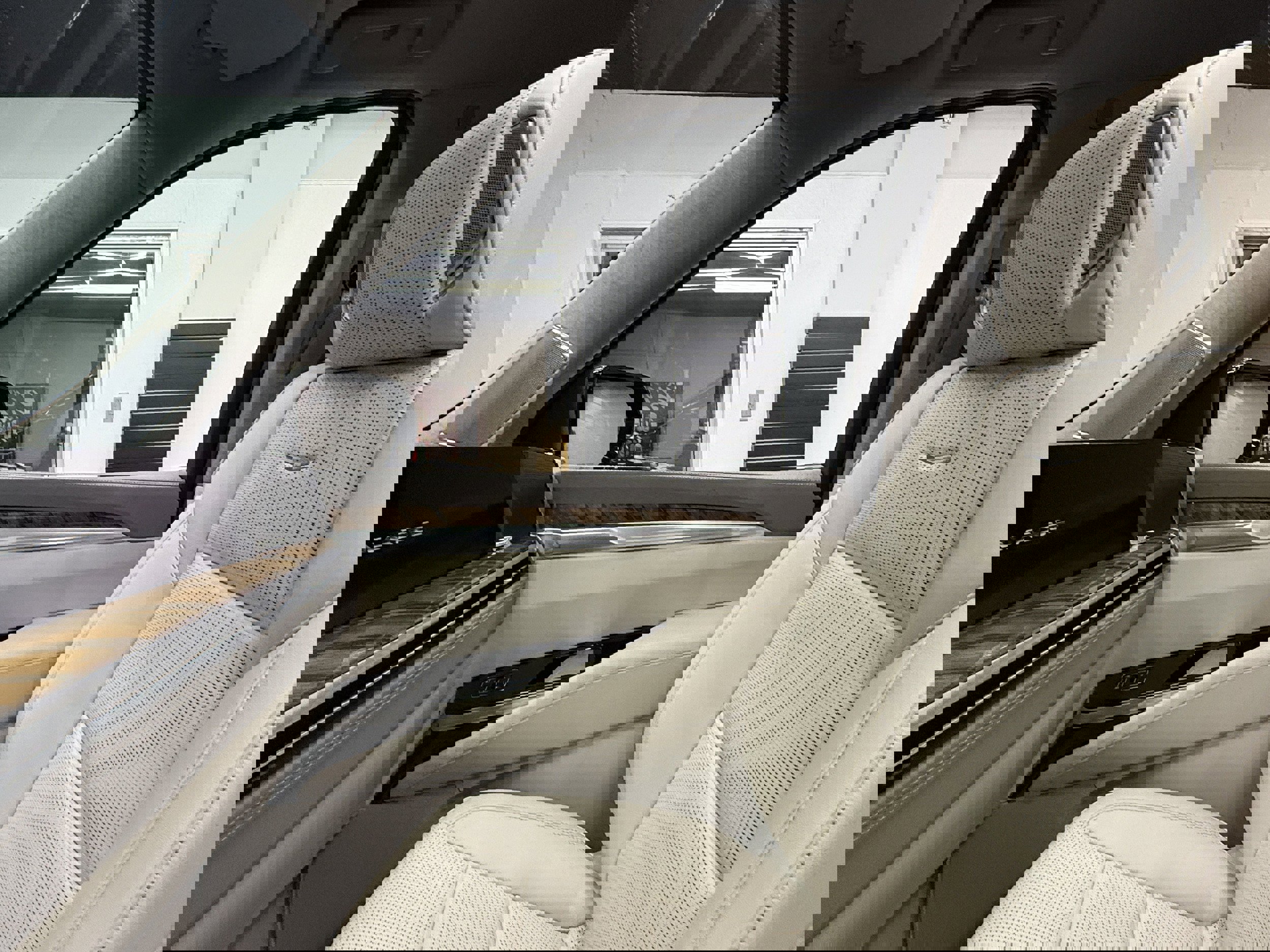 Used 2025 Cadillac Escalade ESV Sport Platinum image 30