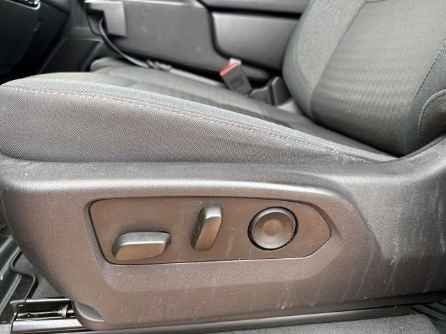 Used 2023 Chevrolet Silverado 1500 LT AWD/4WD image 15