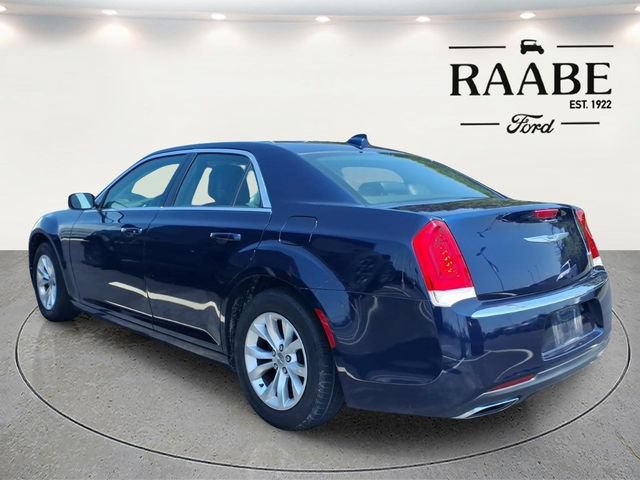 Used 2016 Chrysler 300 Limited RWD image 9
