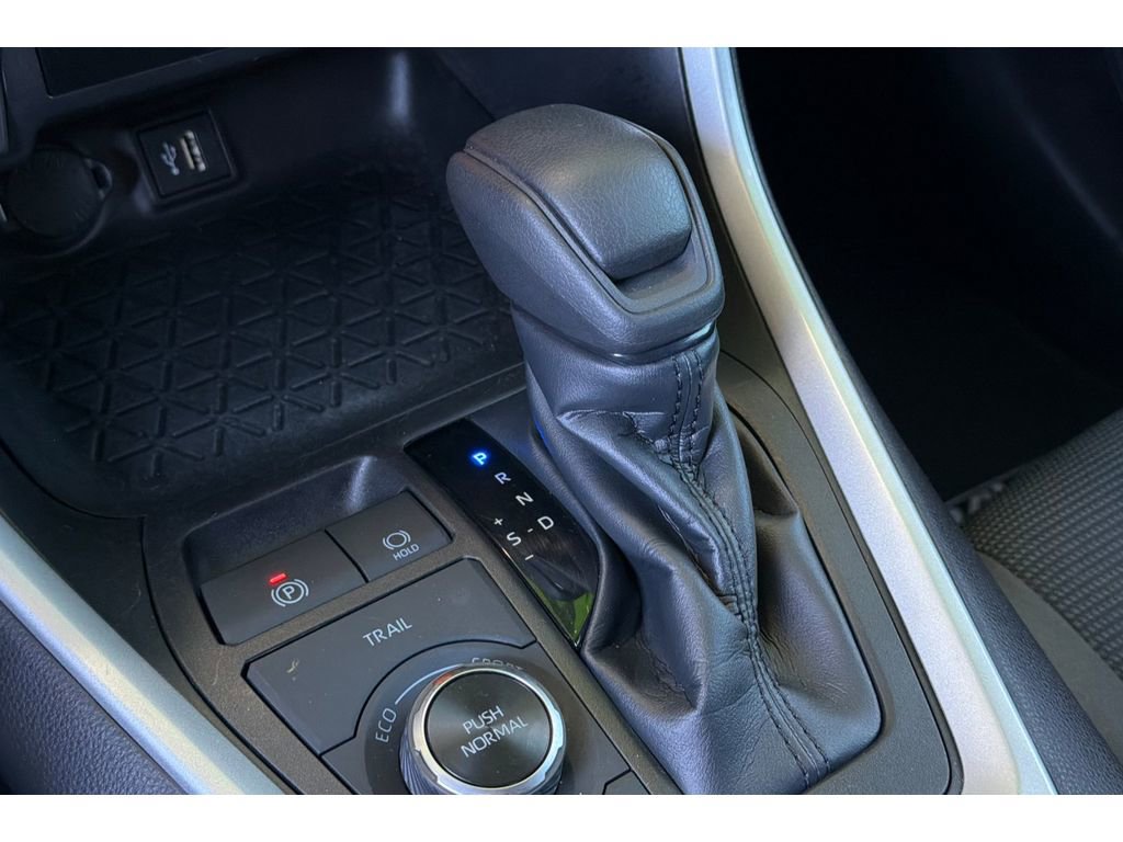 Certified 2023 Toyota RAV4 LE AWD/4WD image 24
