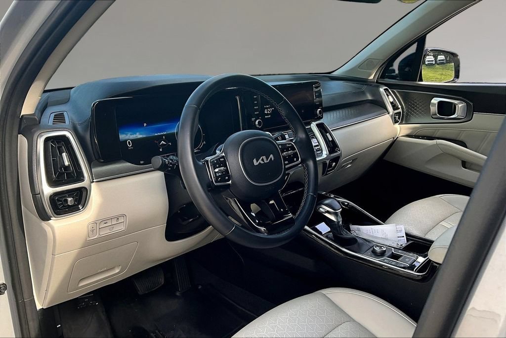 Certified 2023 Kia Sorento SX AWD/4WD image 16