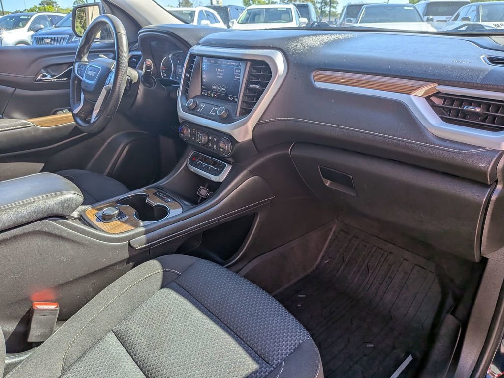 Used 2021 GMC Acadia SLE image 30