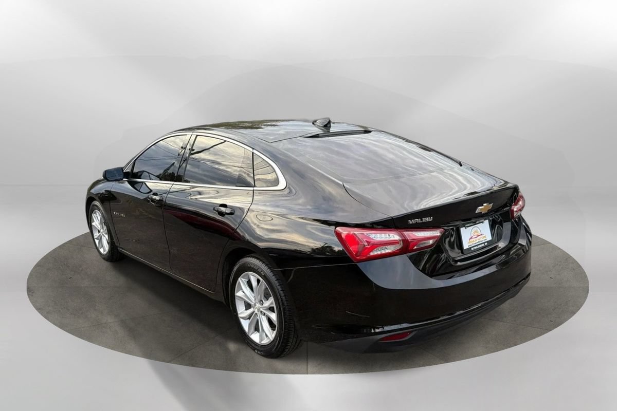 Used 2021 Chevrolet Malibu LT FWD image 3