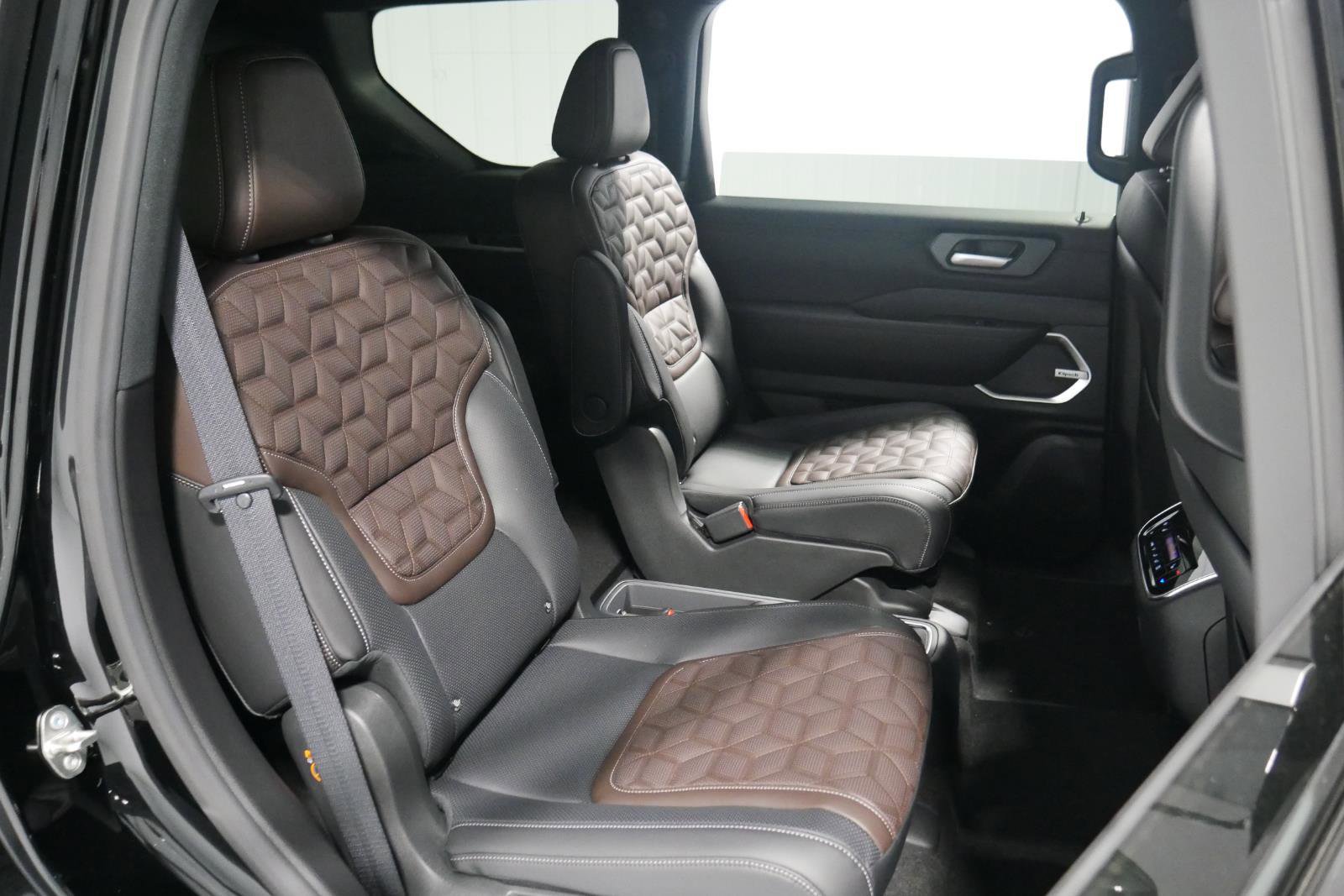 New 2026 Nissan Armada Platinum Reserve w/ Convenience Package image 17