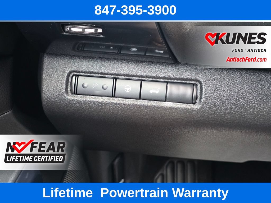 Used 2025 Nissan Pathfinder SV FWD image 43