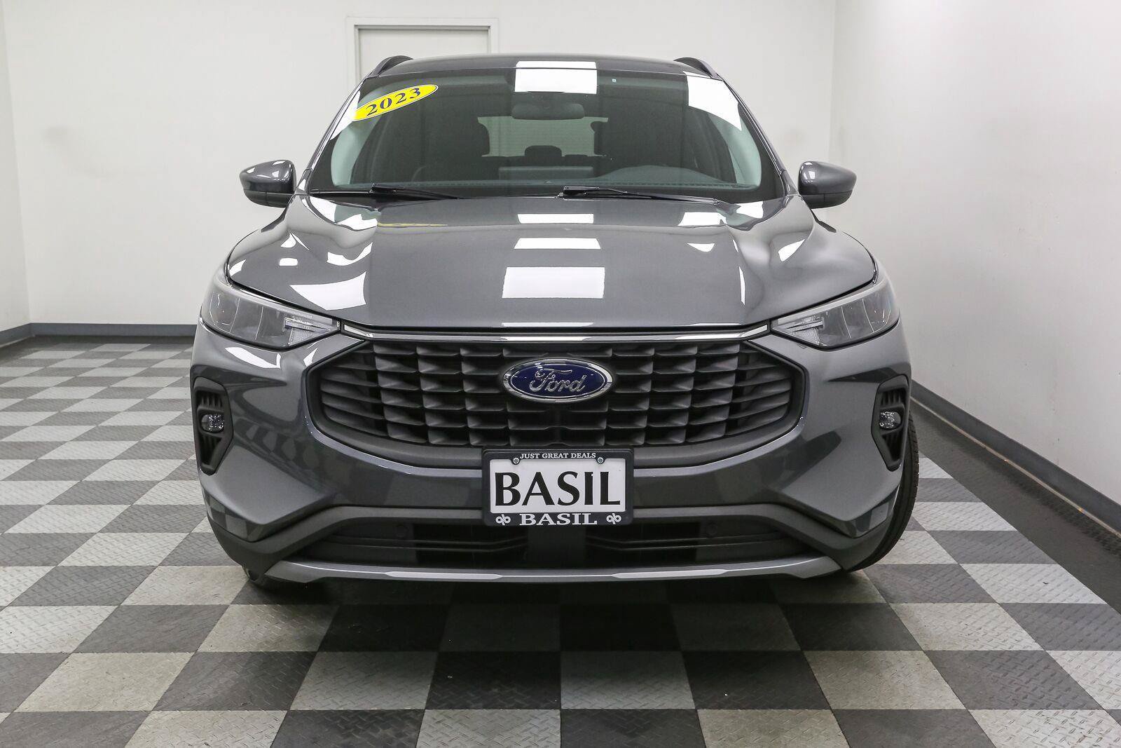Used 2023 Ford Escape SE FWD image 3