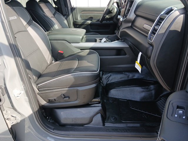 New 2026 RAM 4500 4x4 Crew Cab DRW w/ Laramie Trim Package image 33