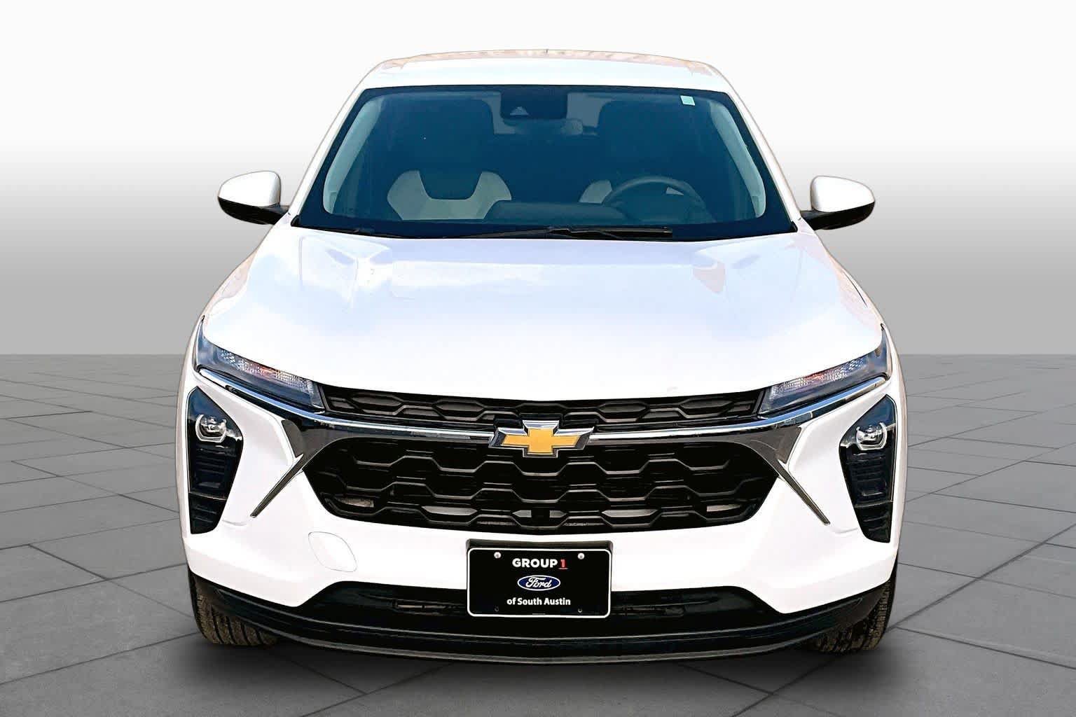 Used 2024 Chevrolet Trax LS w/ LS Convenience Package FWD image 7