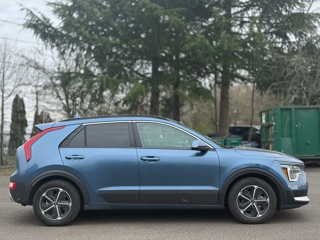 Used 2023 Kia Niro EX w/ EX Cold Weather Package image 6