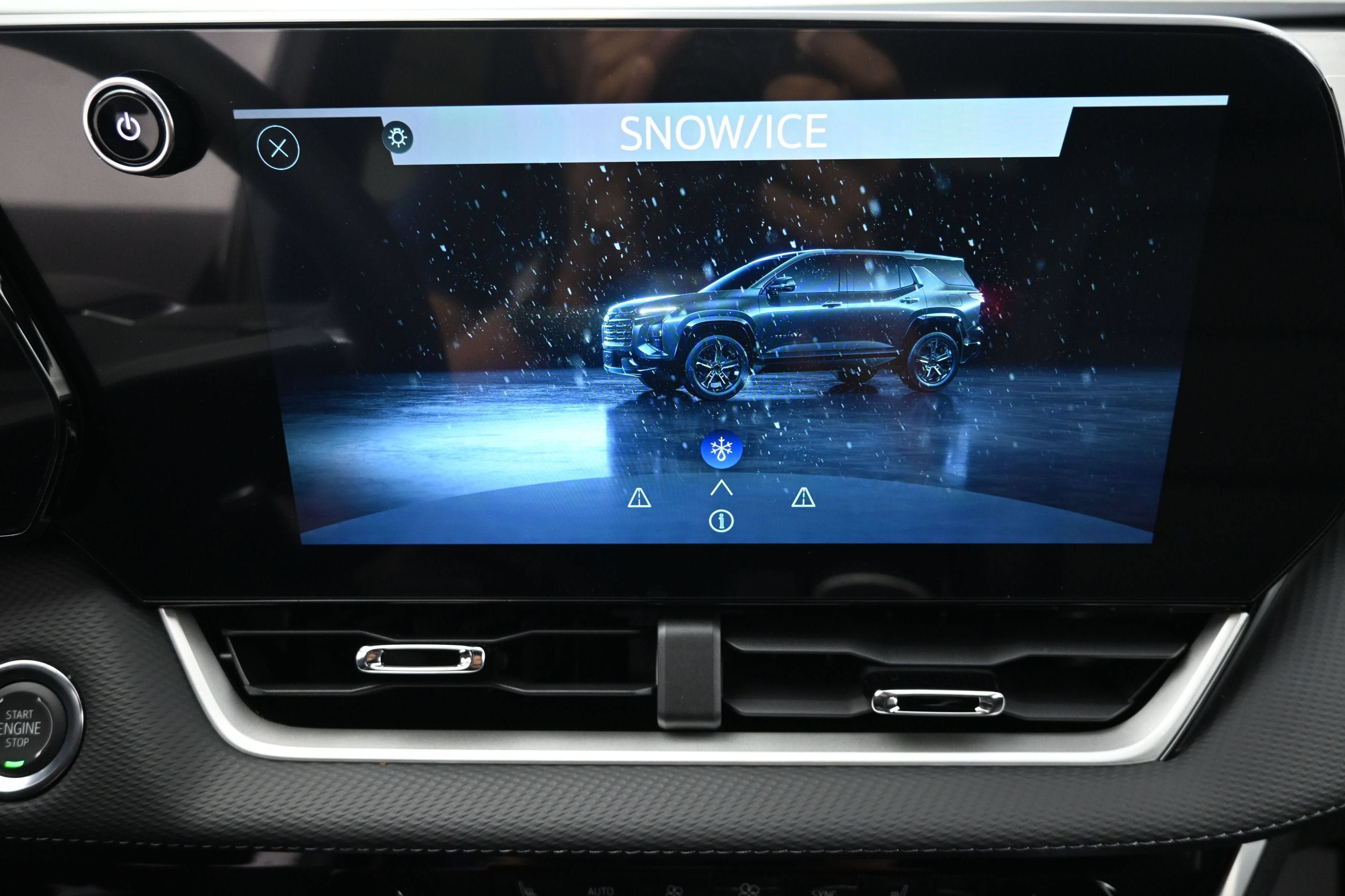 New 2027 Chevrolet Equinox LT w/ Convenience Package II FWD image 24