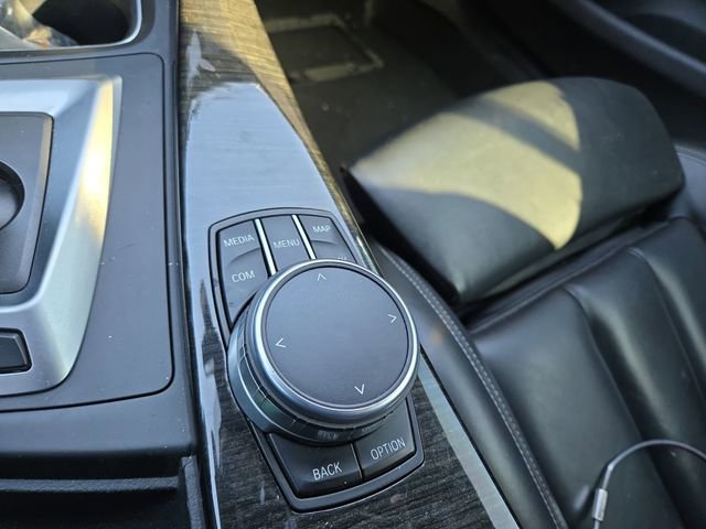 Used 2018 BMW M4 Convertible image 16
