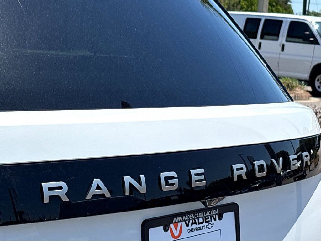 Used 2025 Land Rover Range Rover Long Wheelbase SE AWD/4WD image 24