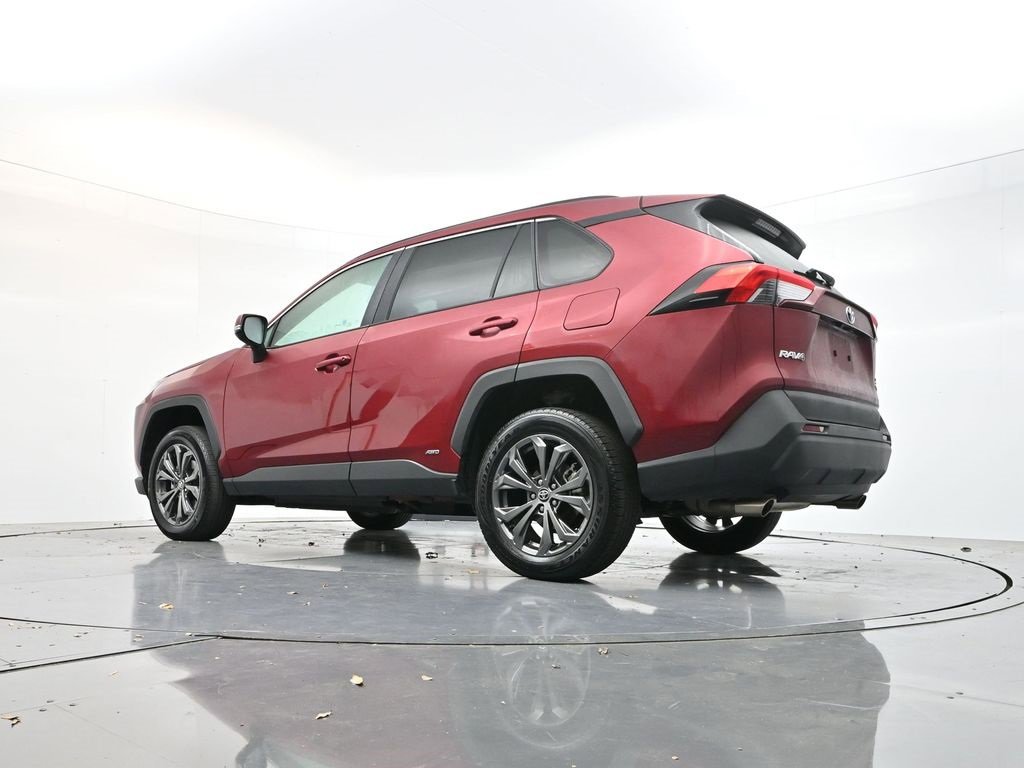 Used 2023 Toyota RAV4 XLE Premium image 30
