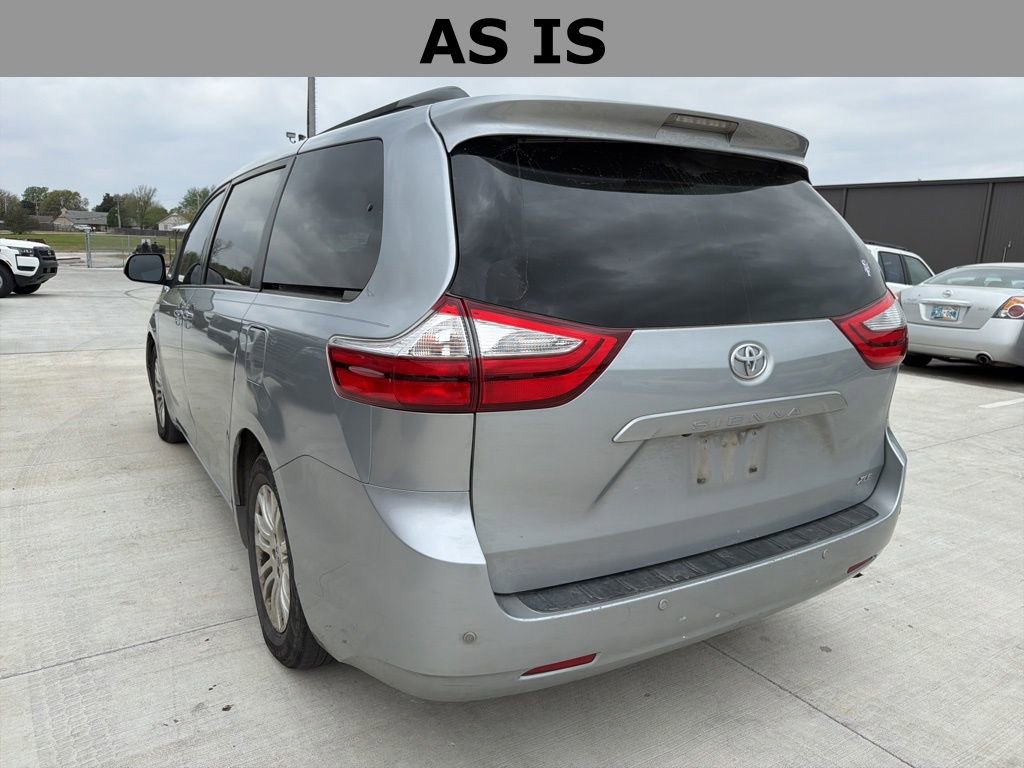 Used 2015 Toyota Sienna XLE Premium image 7