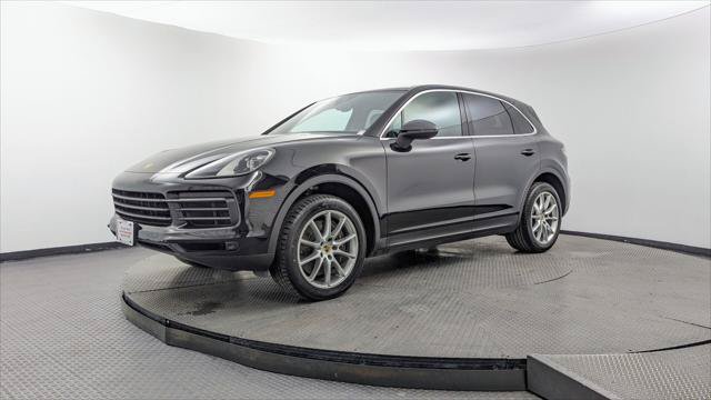 Used 2021 Porsche Cayenne w/ Premium Package AWD/4WD image 2