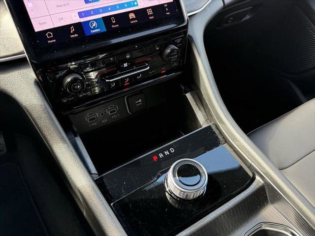 Certified 2025 Jeep Grand Cherokee L Limited w/ Black Appearance Package image 16