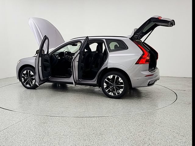New 2026 Volvo XC60 B5 Plus w/ Protection Package Premier AWD/4WD image 12