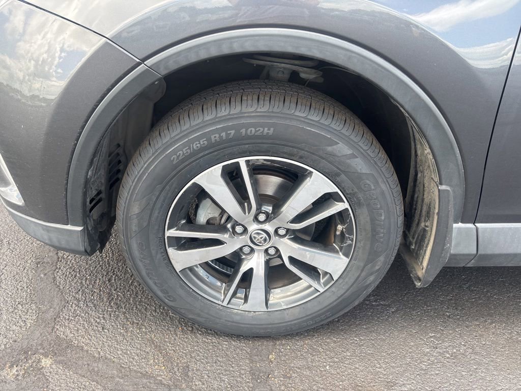 Used 2017 Toyota RAV4 XLE FWD image 26
