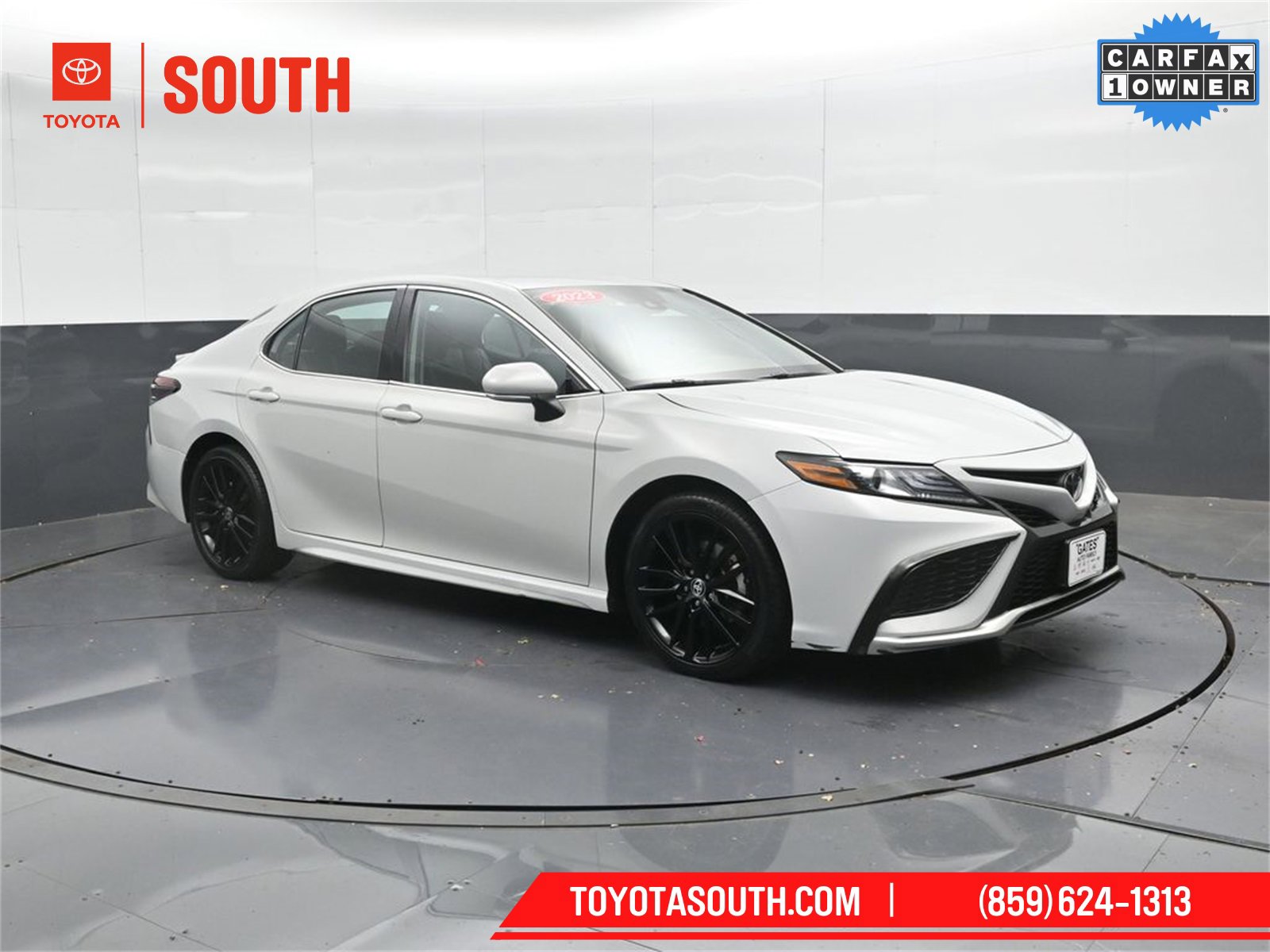 Used 2023 Toyota Camry XSE image 4