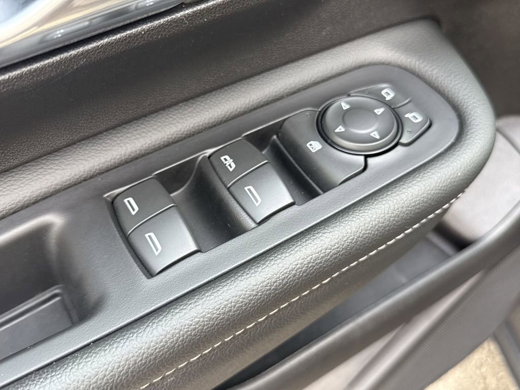 Certified 2024 GMC Terrain SLE w/ Driver Convenience Package image 28
