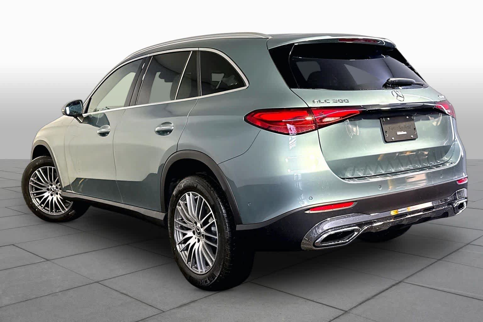 New 2027 Mercedes-Benz GLC 300 4MATIC image 3