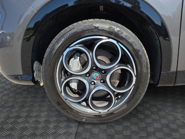 Used 2024 Alfa Romeo Tonale Ti w/ Premium Interior Package AWD/4WD image 35