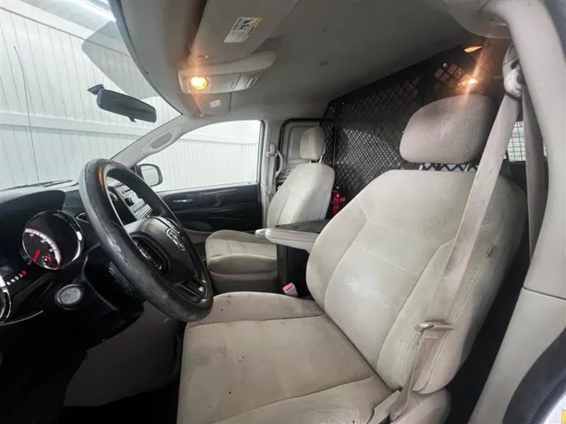 Used 2014 RAM C/V Tradesman image 10