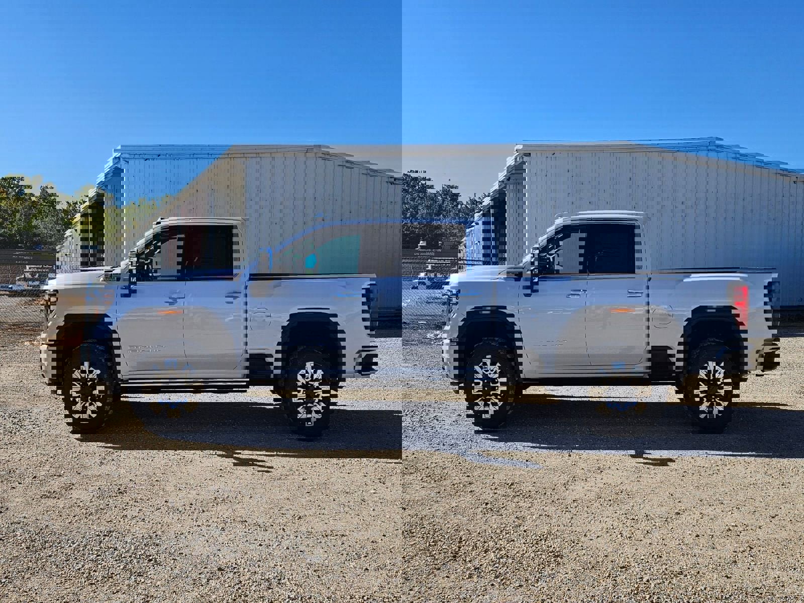 New 2026 GMC Sierra 2500 Denali w/ Denali Reserve Package image 2