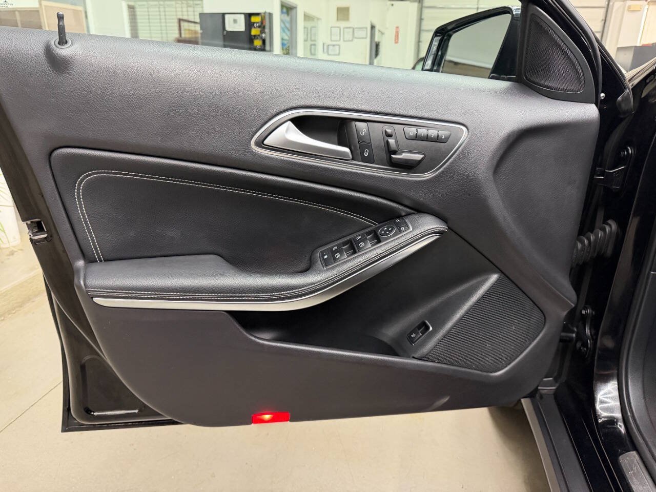 Used 2017 Mercedes-Benz GLA 250 4MATIC image 10
