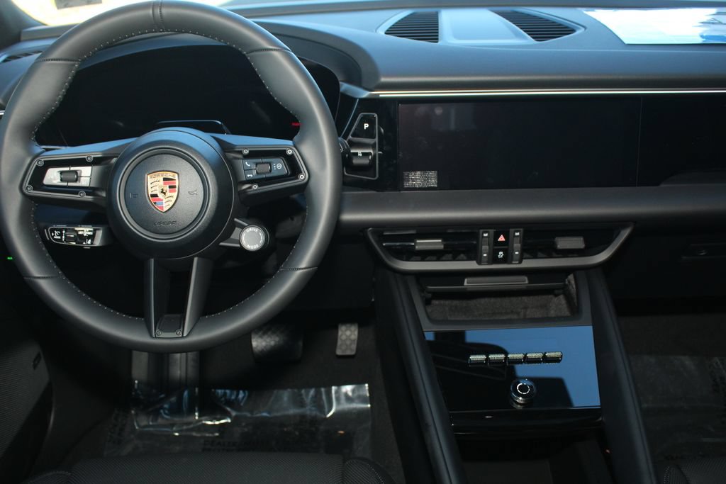 New 2026 Porsche Macan 4 Electric AWD/4WD image 6