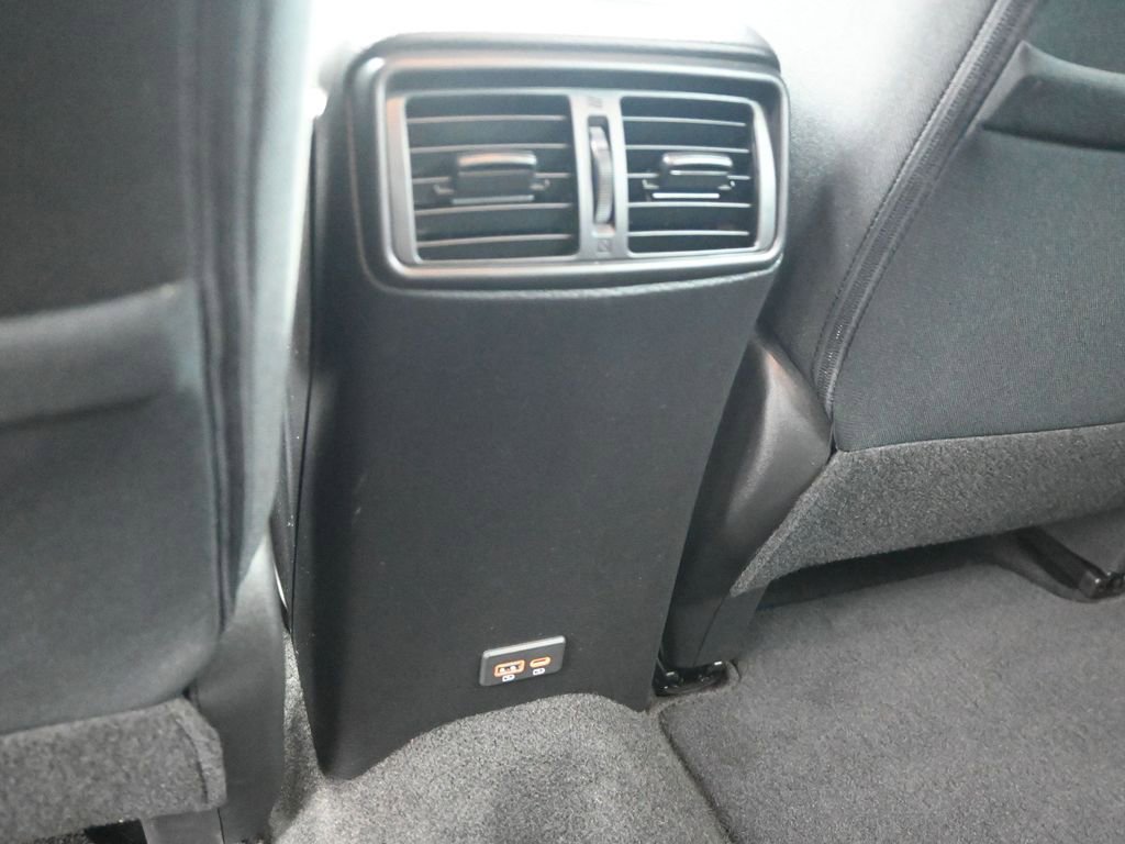 Used 2020 Nissan Rogue SV image 13