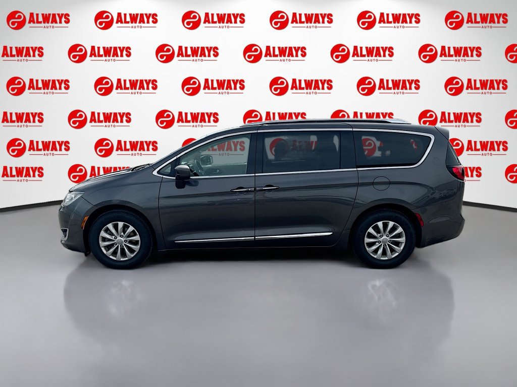 Used 2019 Chrysler Pacifica Touring-L FWD image 9