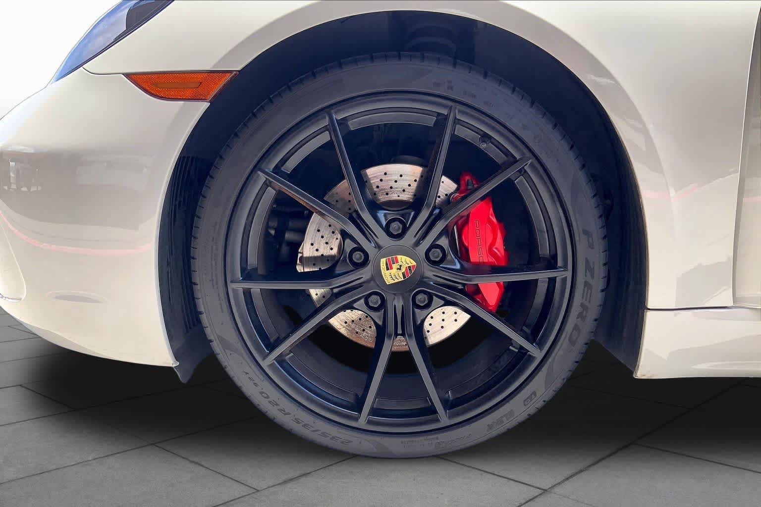 Used 2021 Porsche 718 Cayman RWD image 9