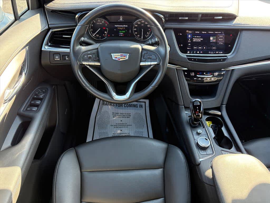 Used 2025 Cadillac XT6 Luxury FWD image 4