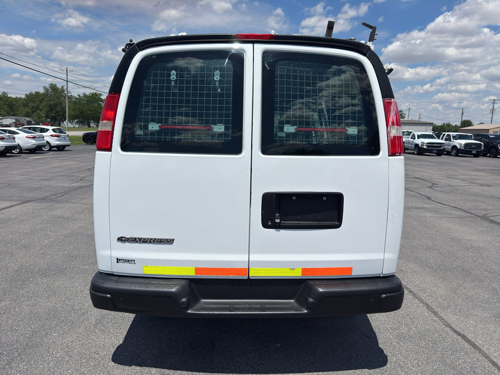 Used 2018 Chevrolet Express 2500 w/ Driver Convenience Package RWD image 8