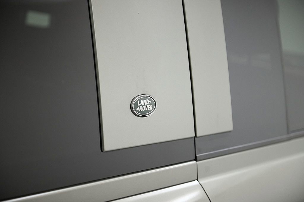 Used 2024 Land Rover Defender 130 X-Dynamic SE image 14