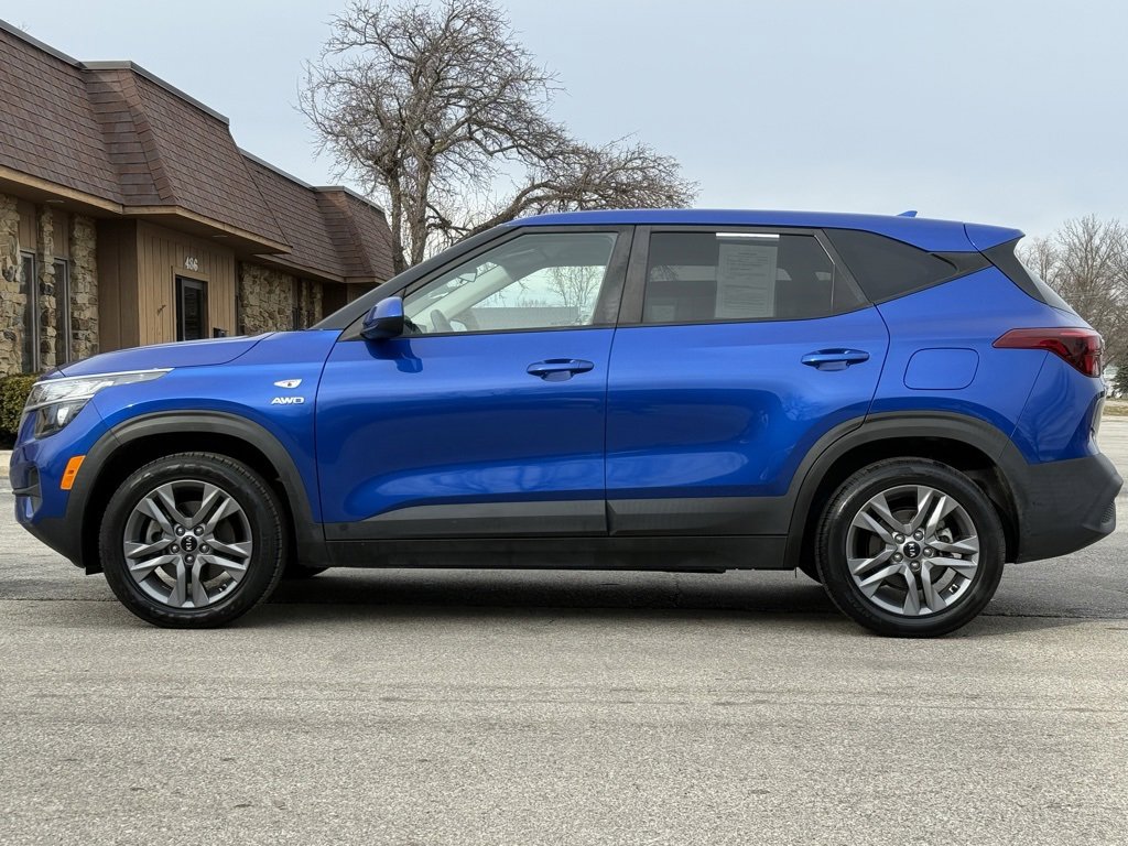 Used 2021 Kia Seltos LX image 2