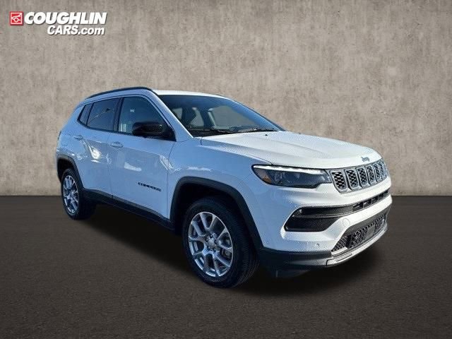 New 2024 Jeep Compass Latitude w/ Sun and Sound Group